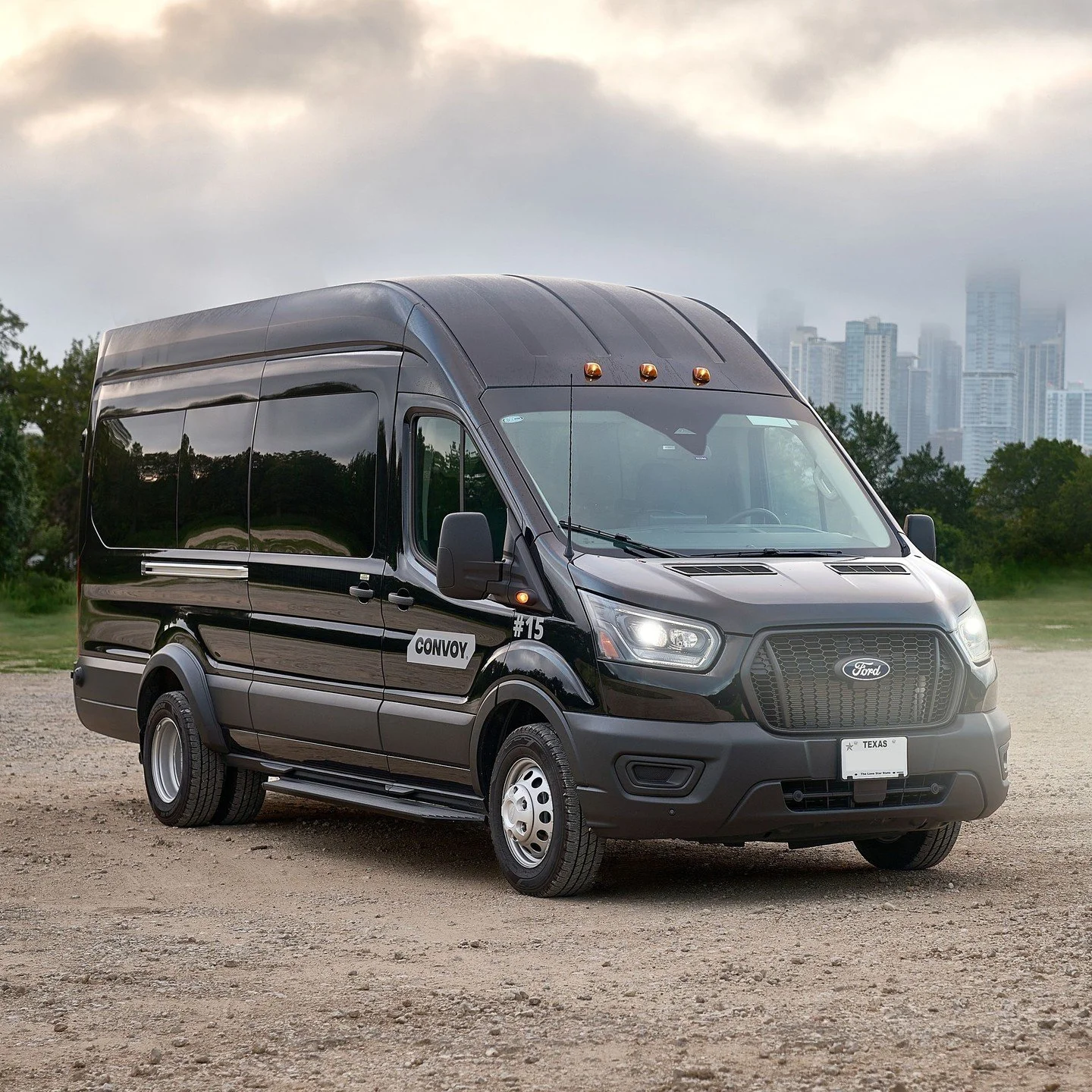 ⁠
Your crew just found its new ride!⁠
⁠
15-passenger vans are officially part of the Convoy fleet.⁠
⁠
Here&rsquo;s a few key details about our new pass vans:⁠
⁠
Keyless entry for quick, hassle-free pickups.⁠
⁠
Same-day remote pickup &amp; drop-off⁠
⁠