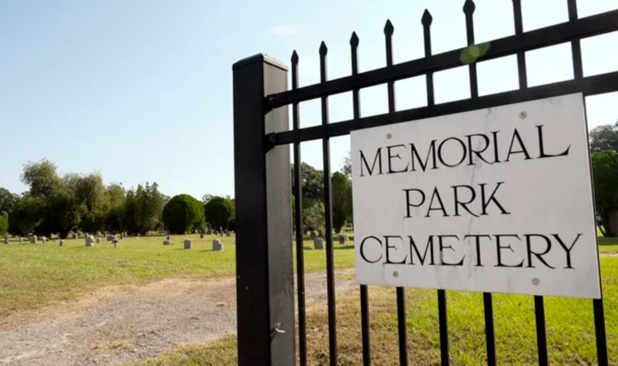 Memorial park cemetery 2.jpg