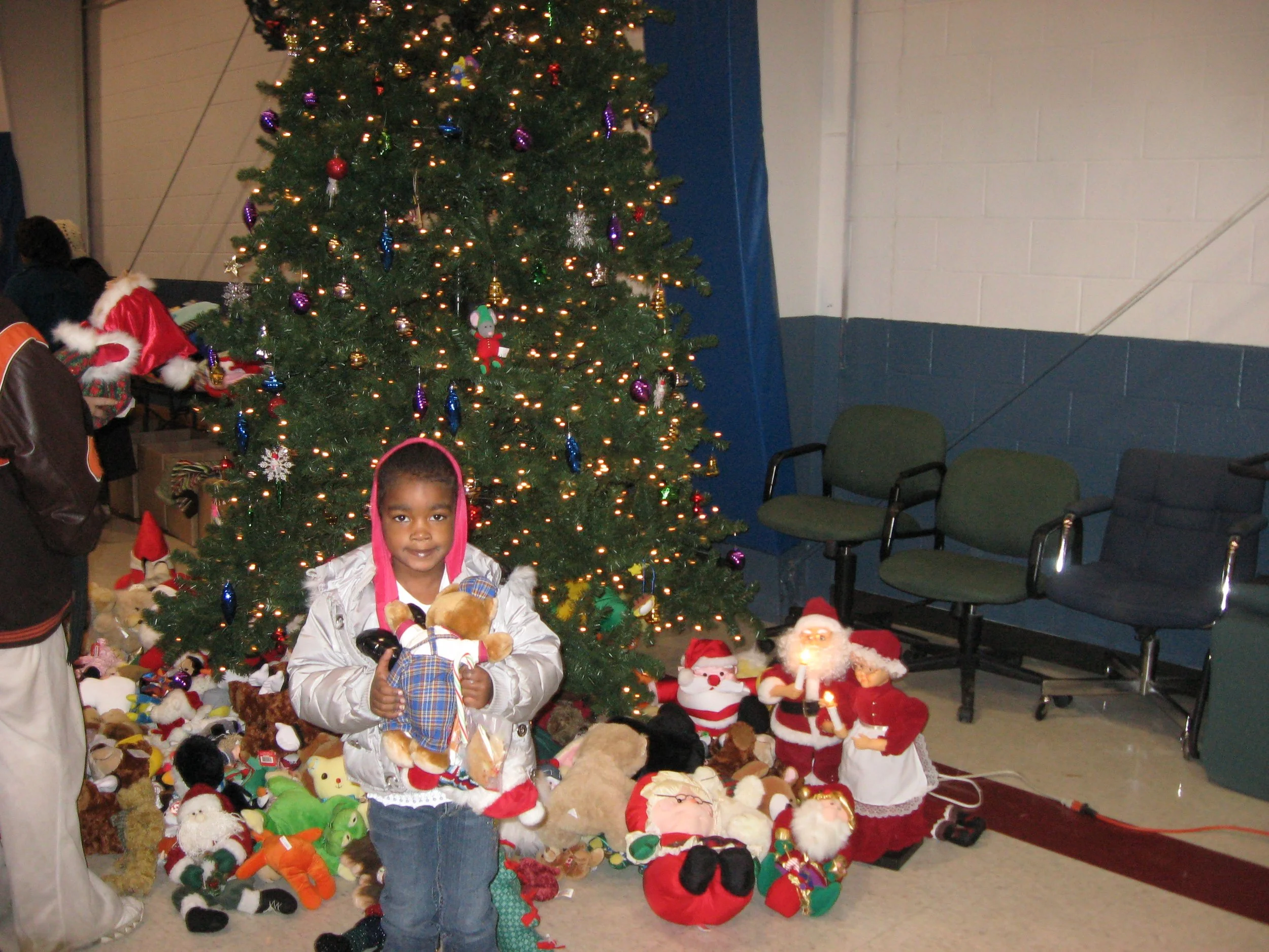 CHRISTMAS 2009 DISTRIBUTION DAY 025.jpg