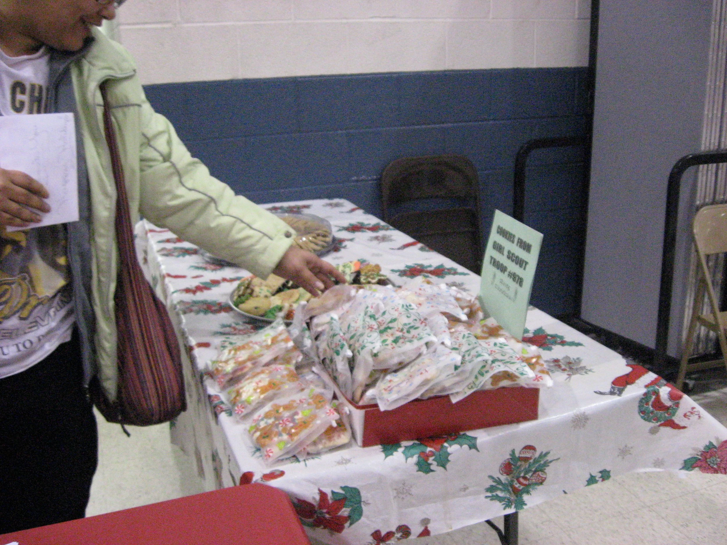 CHRISTMAS 2009 DISTRIBUTION DAY 022.jpg