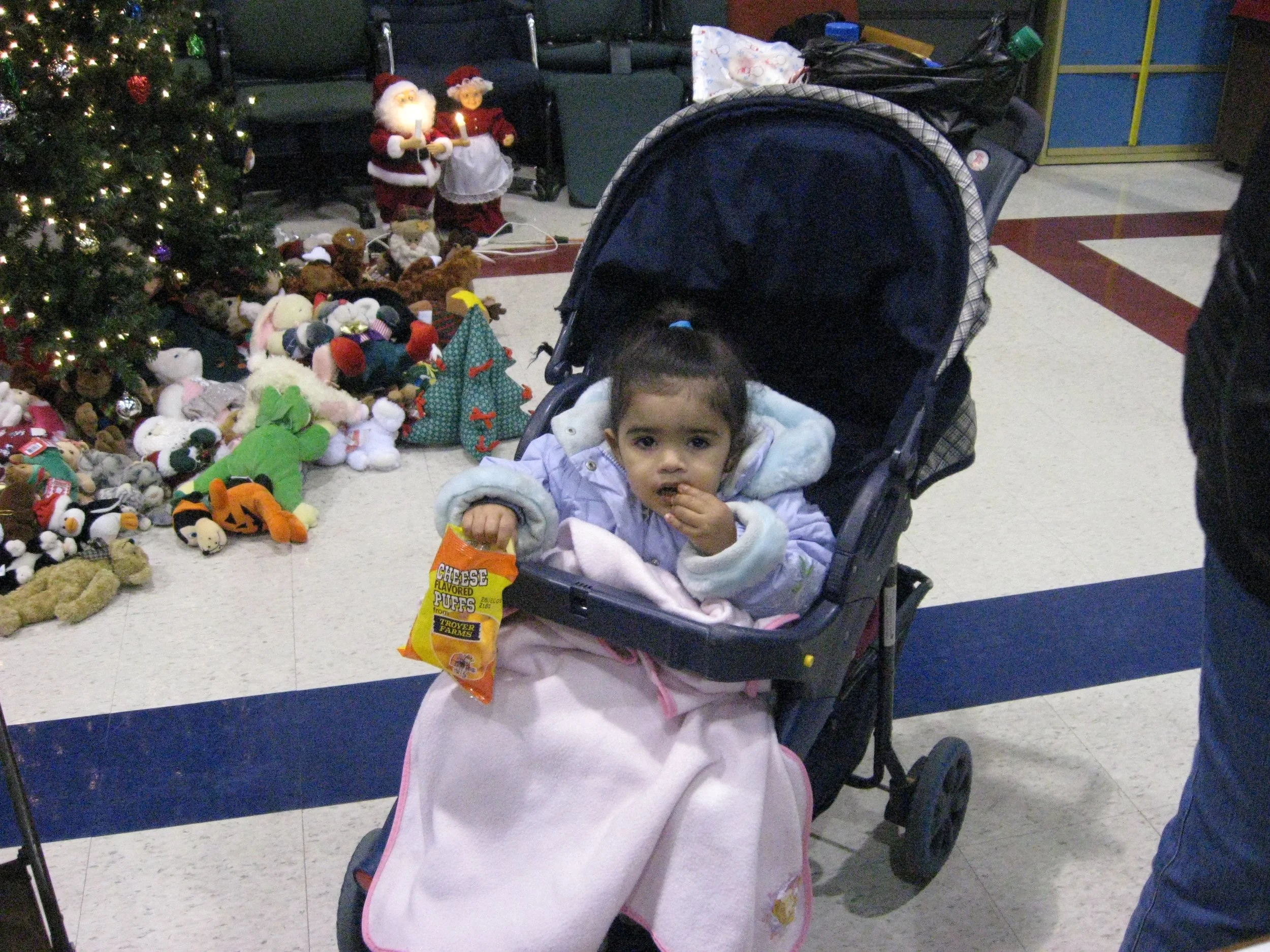 CHRISTMAS 2009 DISTRIBUTION DAY 045.jpg