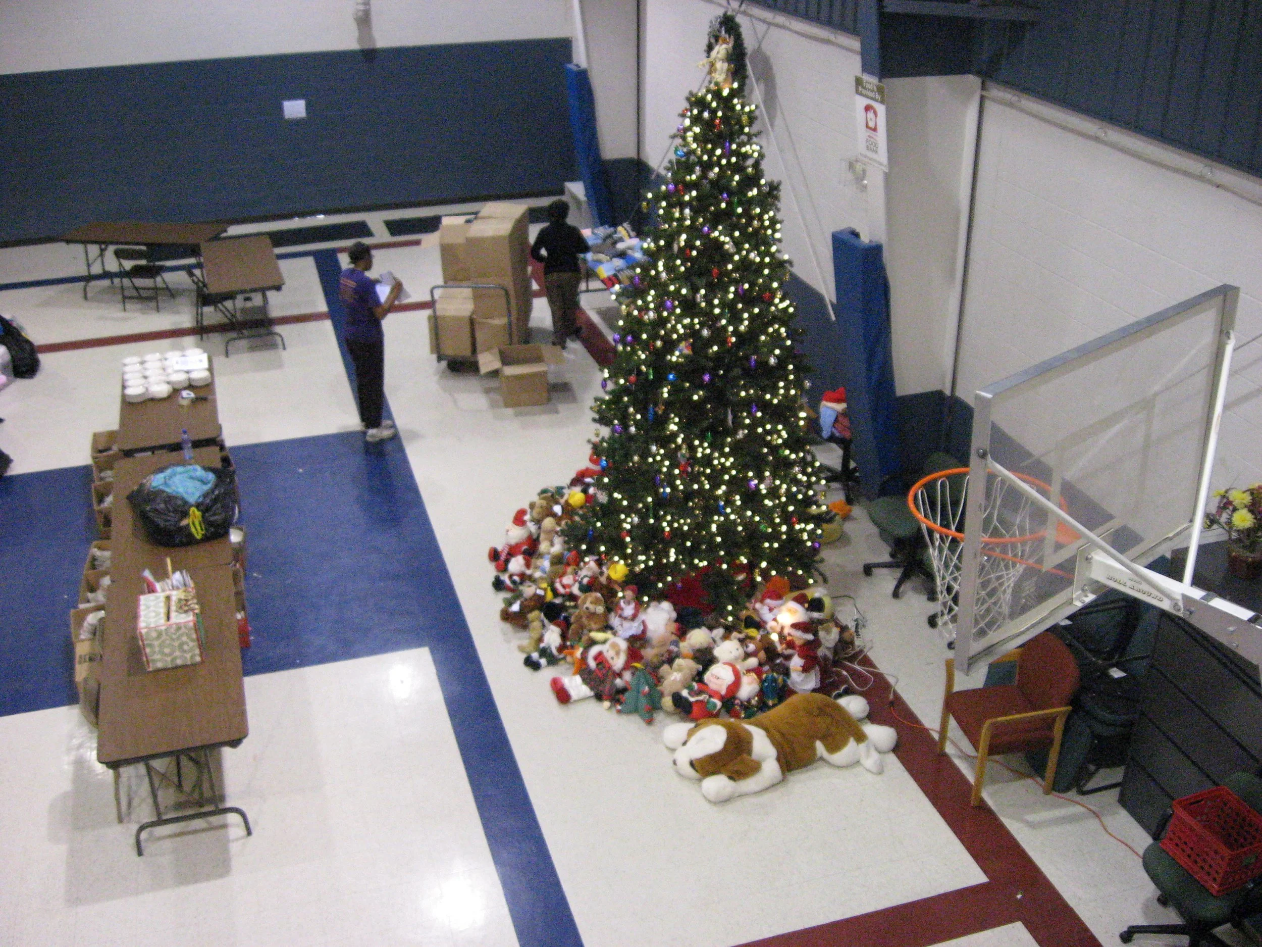 CHRISTMAS 2009 DISTRIBUTION DAY 006.jpg