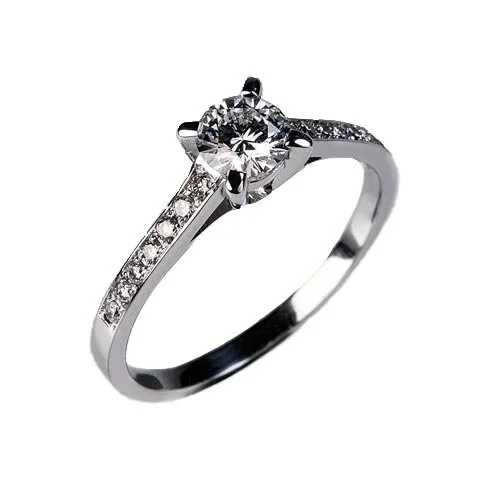 Solitario con diamante central y brillantes