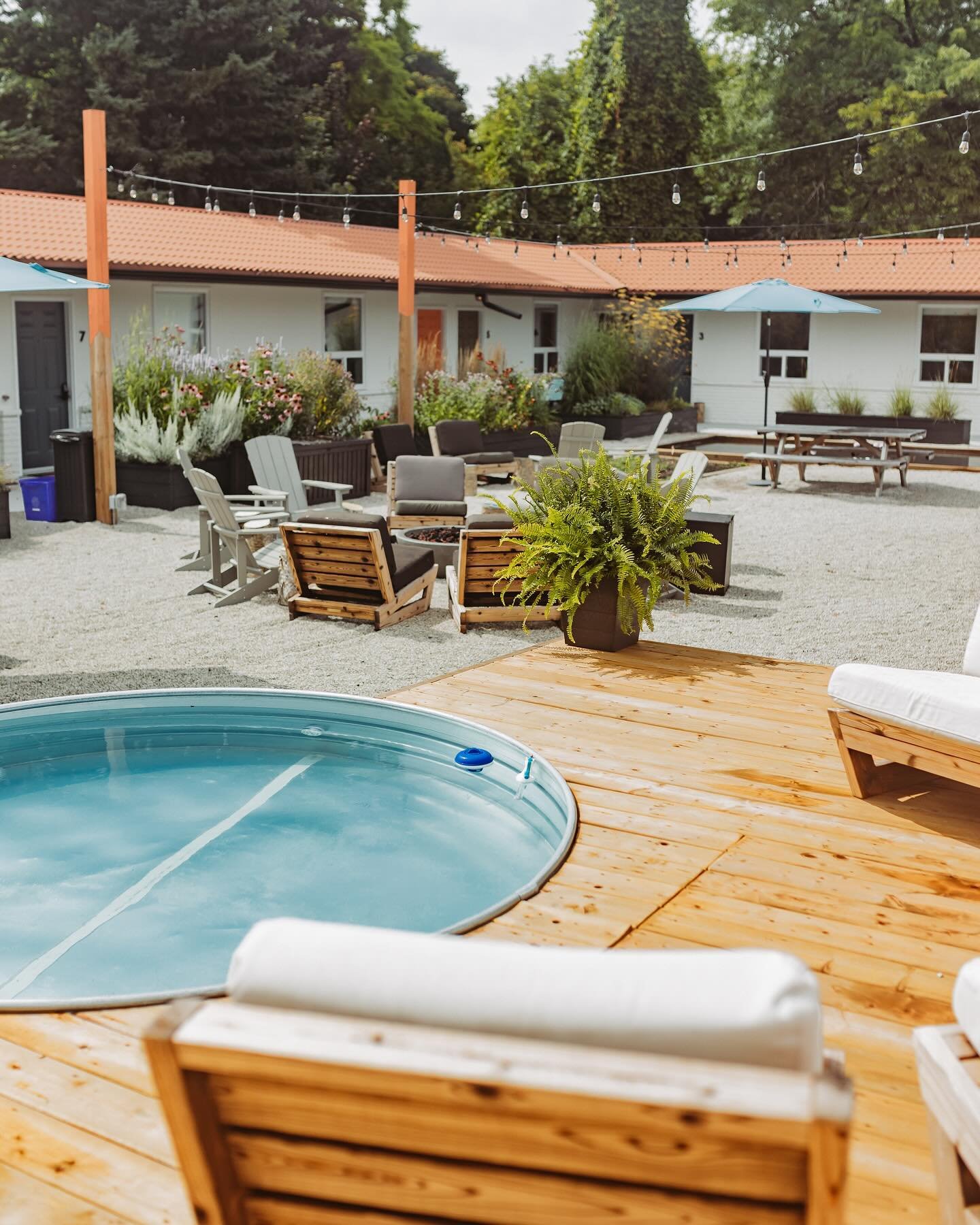 MAY 17-20 ✨ Why stay at Penny&rsquo;s Motel this May Long Weekend? 

We&rsquo;ve got a weekend packed full of activities for ALL! Only a few rooms left, so grab your room today!

Friday Evening 17th 🧖&zwj;♀️🌙 Sauna Social led by @ryanmarkham @moonl