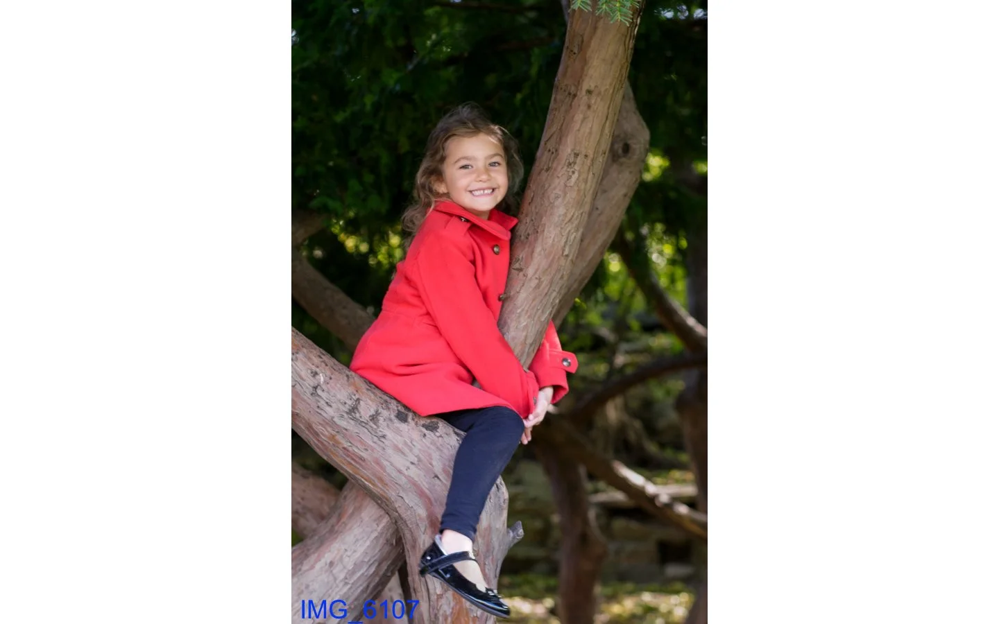 25.11.1_Layda Family_web-17.jpg