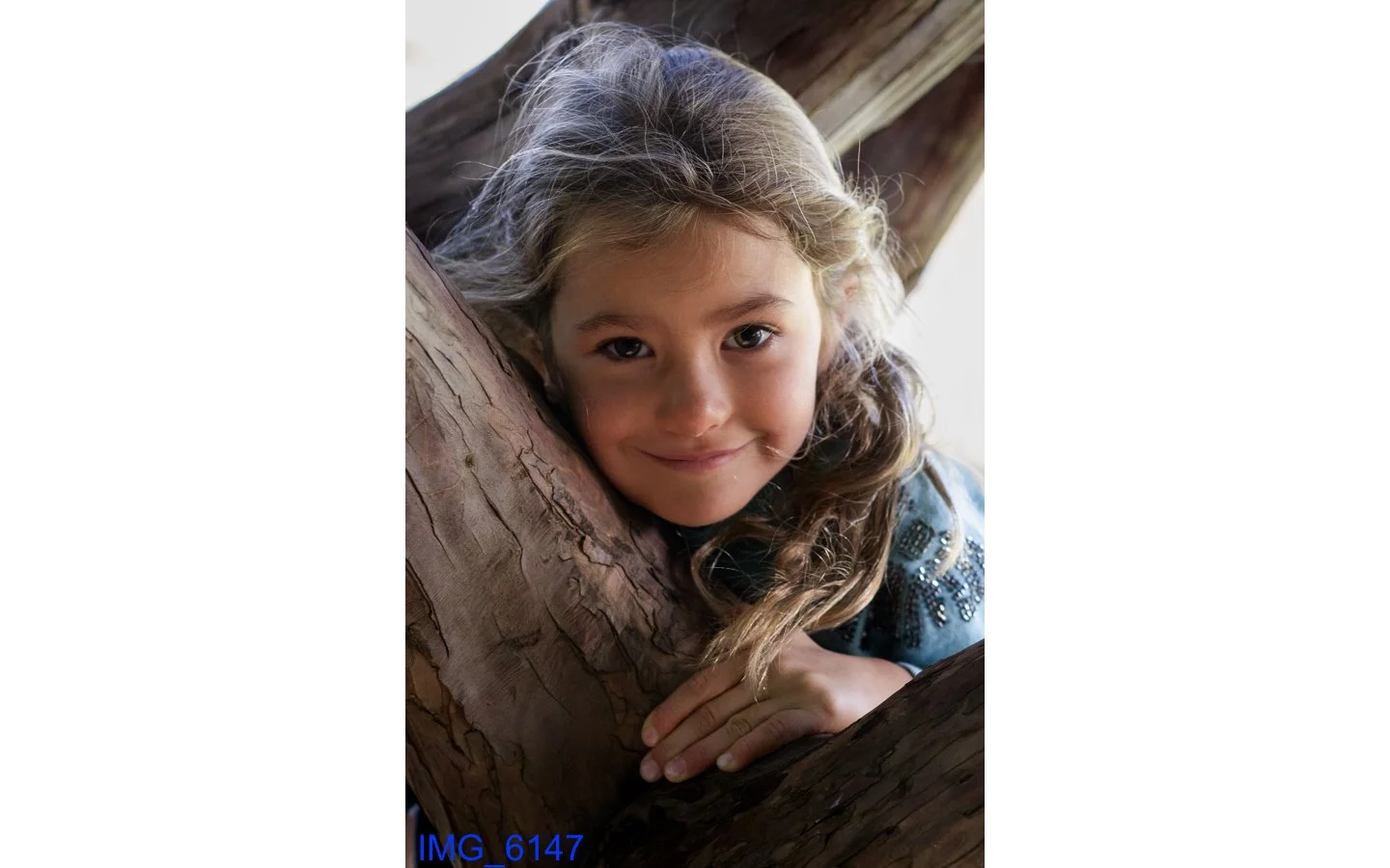 25.11.1_Layda Family_web-29.jpg