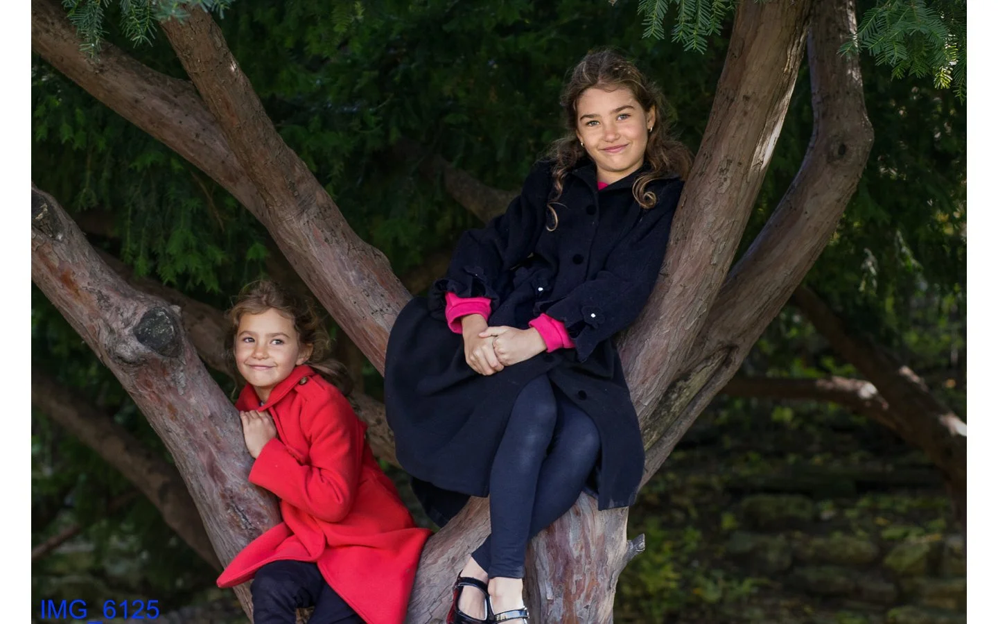 25.11.1_Layda Family_web-23.jpg