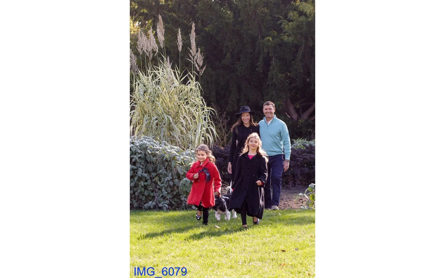 25.11.1_Layda Family_web-08.jpg