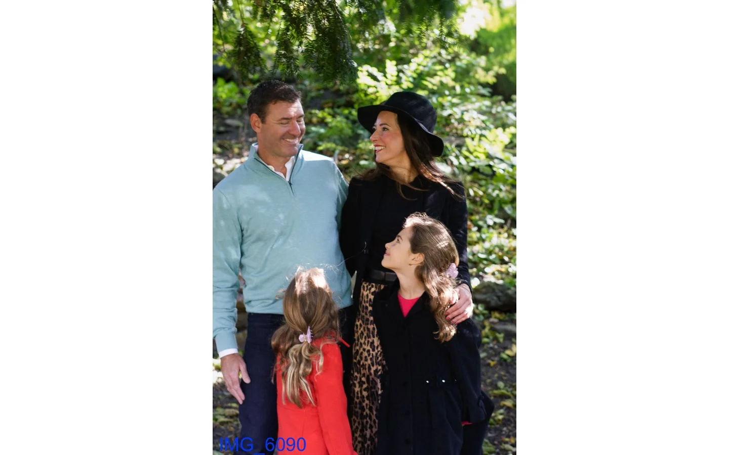 25.11.1_Layda Family_web-12.jpg