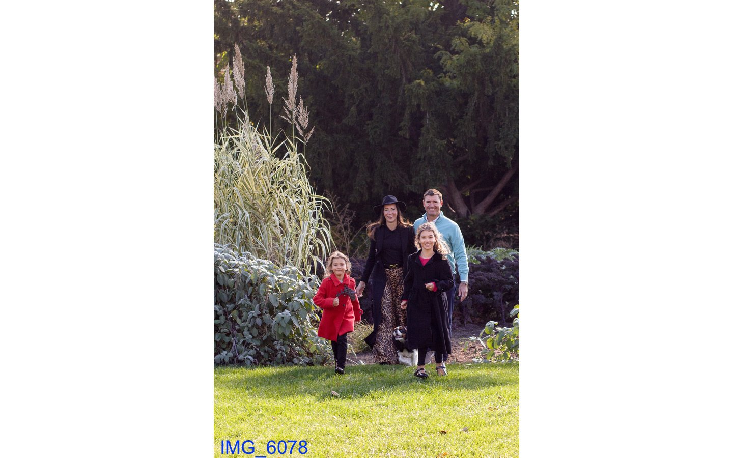 25.11.1_Layda Family_web-07.jpg