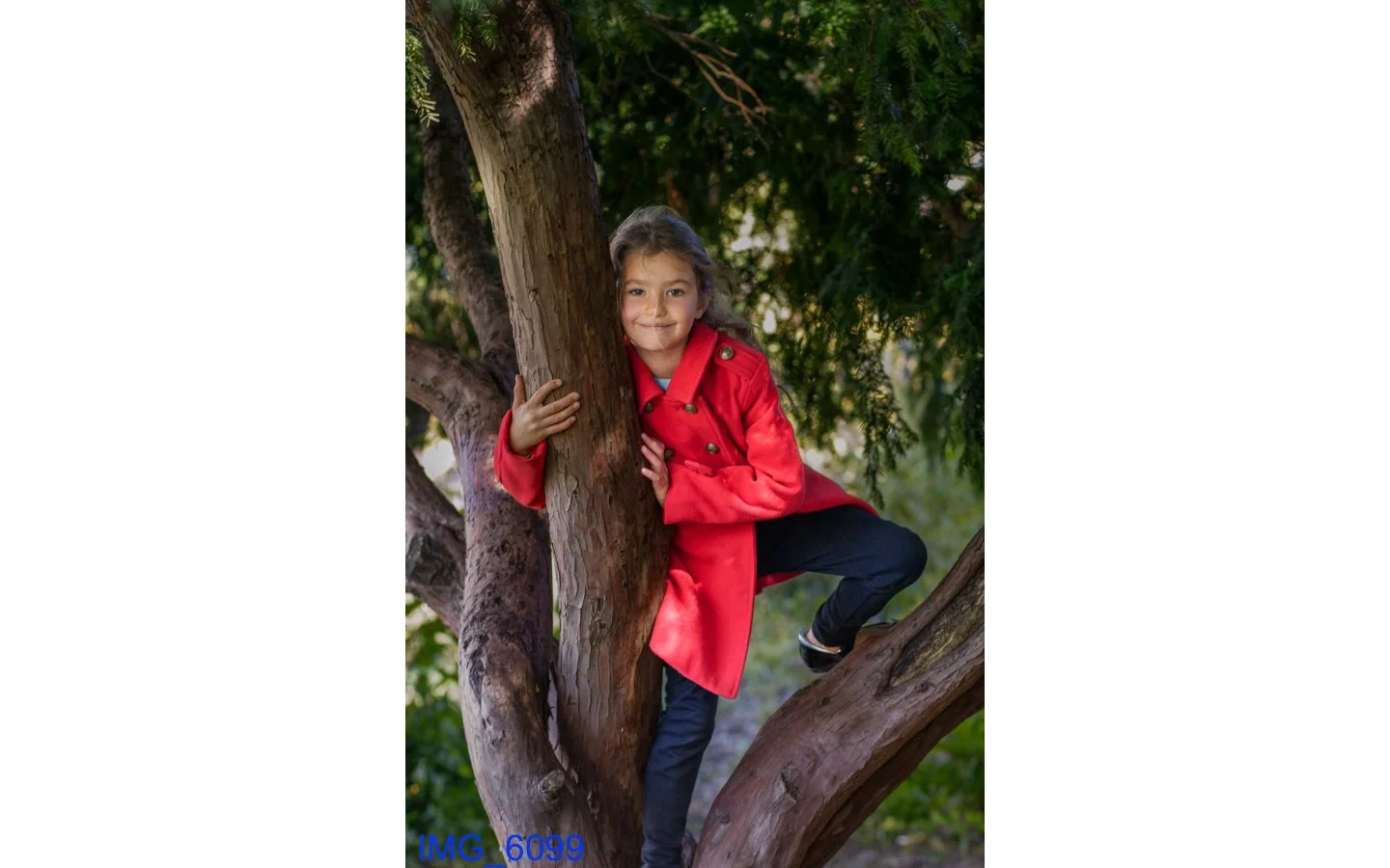 25.11.1_Layda Family_web-15.jpg