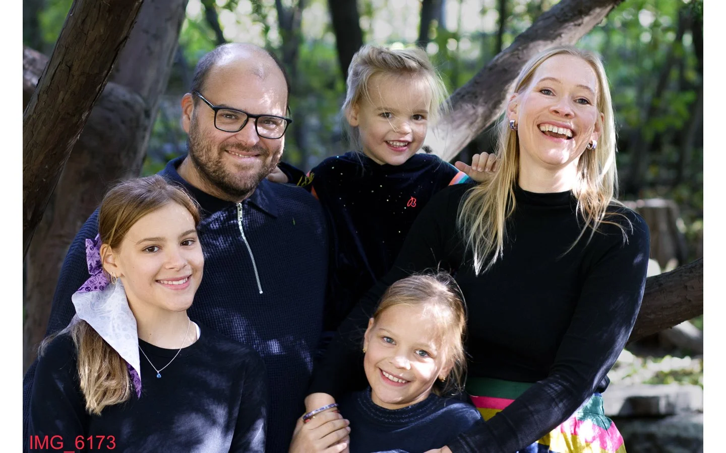 25.11.1_Fiebig Family_web-01.jpg