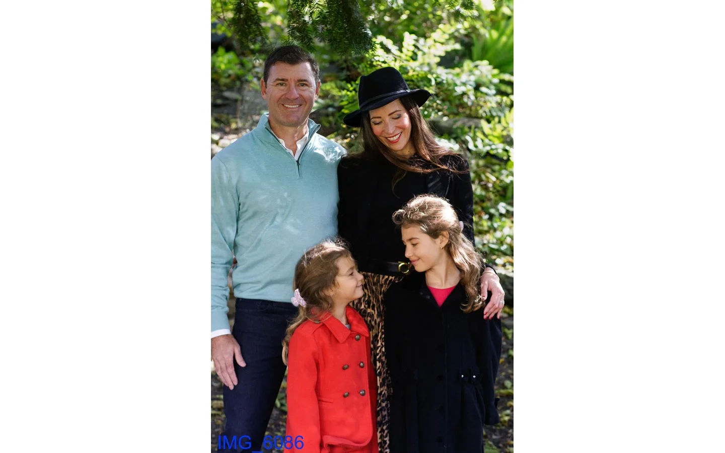 25.11.1_Layda Family_web-11.jpg