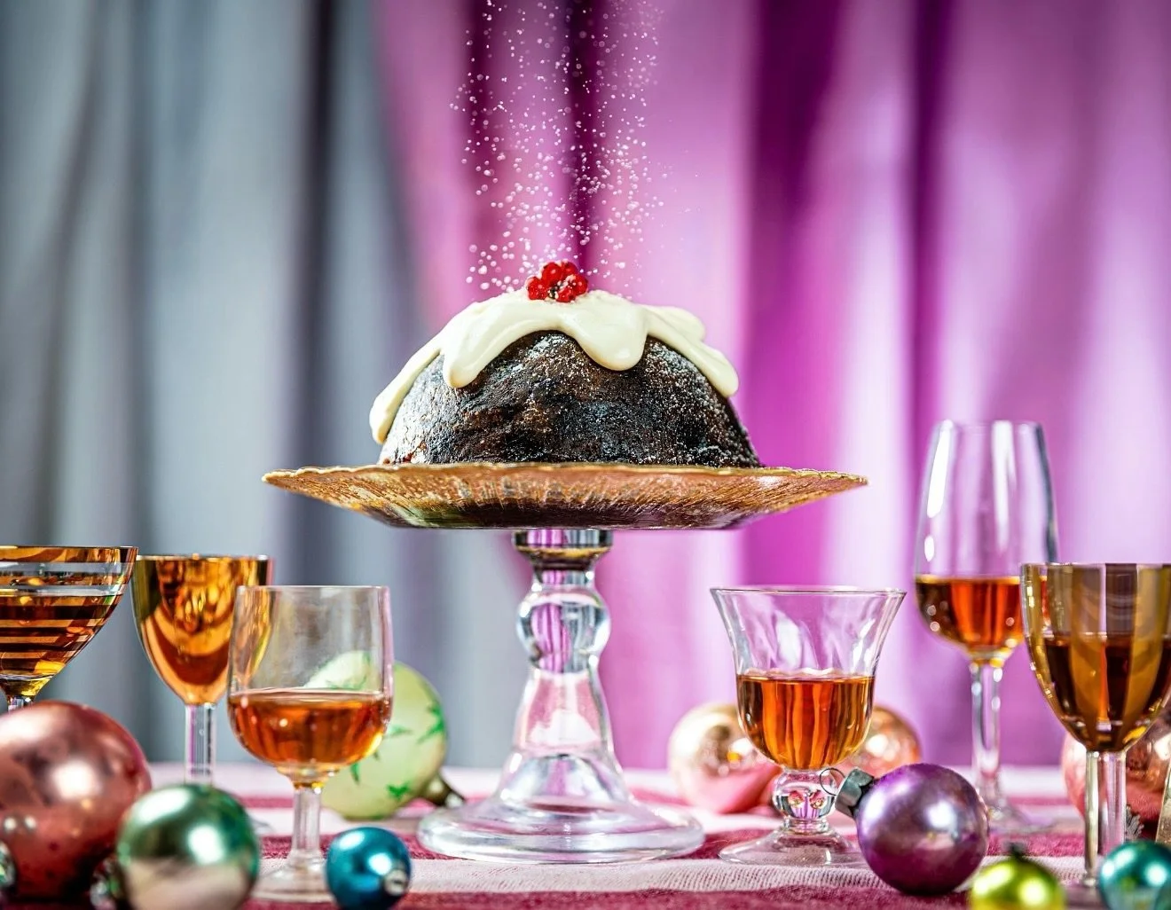 Thanks everyone for puddin&rsquo; up with my awful puns 🎄🍾 merry Christmas and happy hols to everyone celebrating!!! 

Props by @oliviaaxson 🥂
Photography by @sam_milton_photography 📸
Food styling assistant @molly_burchnall 👩&zwj;🍳
Food styling