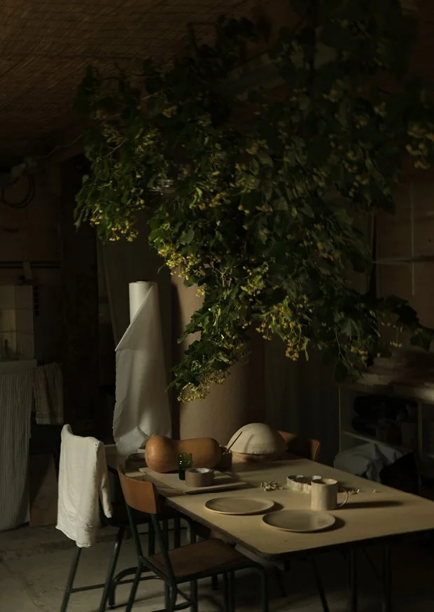 Le tilleul sèche à l'atelier de poterie — carte postale