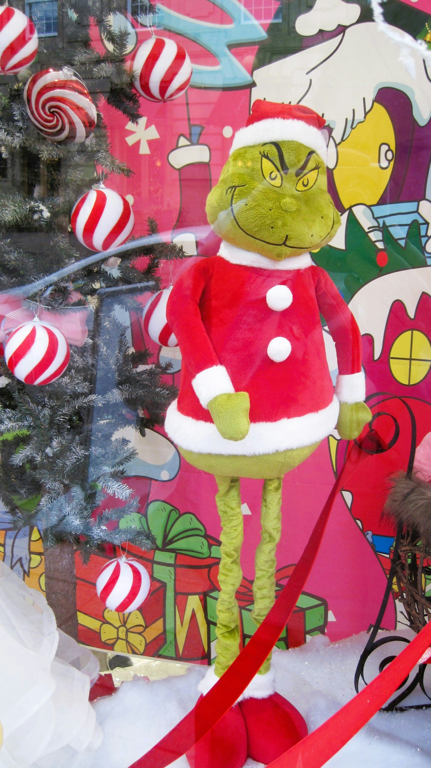 Santa vs. Grinch Pajama Day! Wear red or green pjs for a holiday showdown