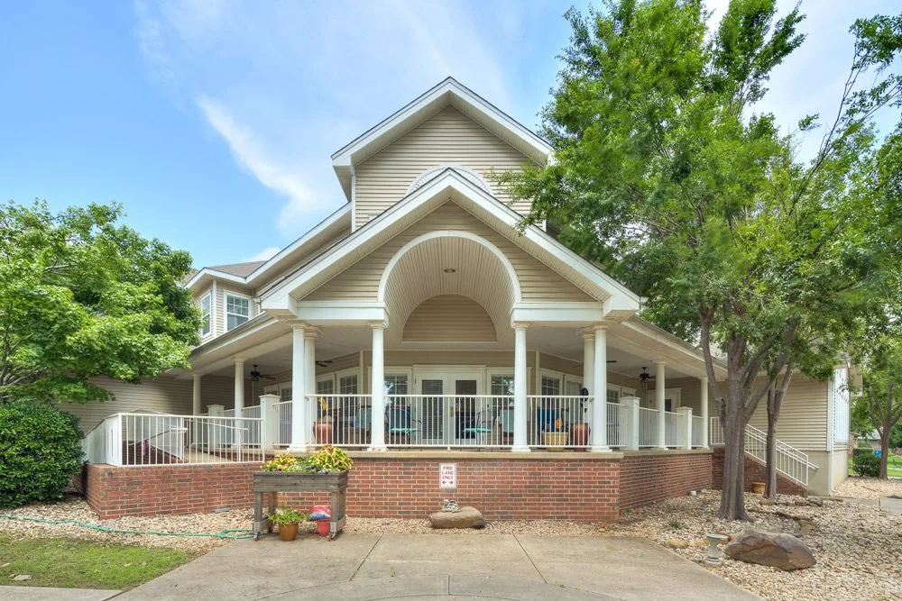 bradford-village-senior-living-front-exterior-entrance.jpg