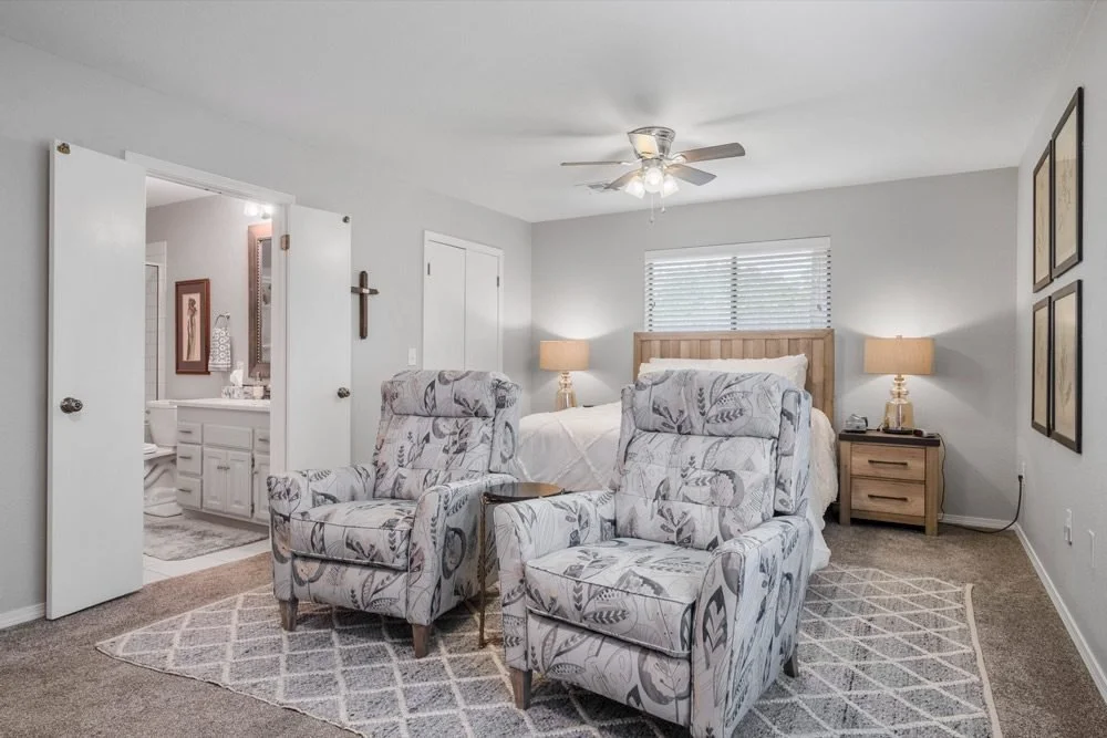 bradford-village-senior-living-senior-apartment-1.jpg