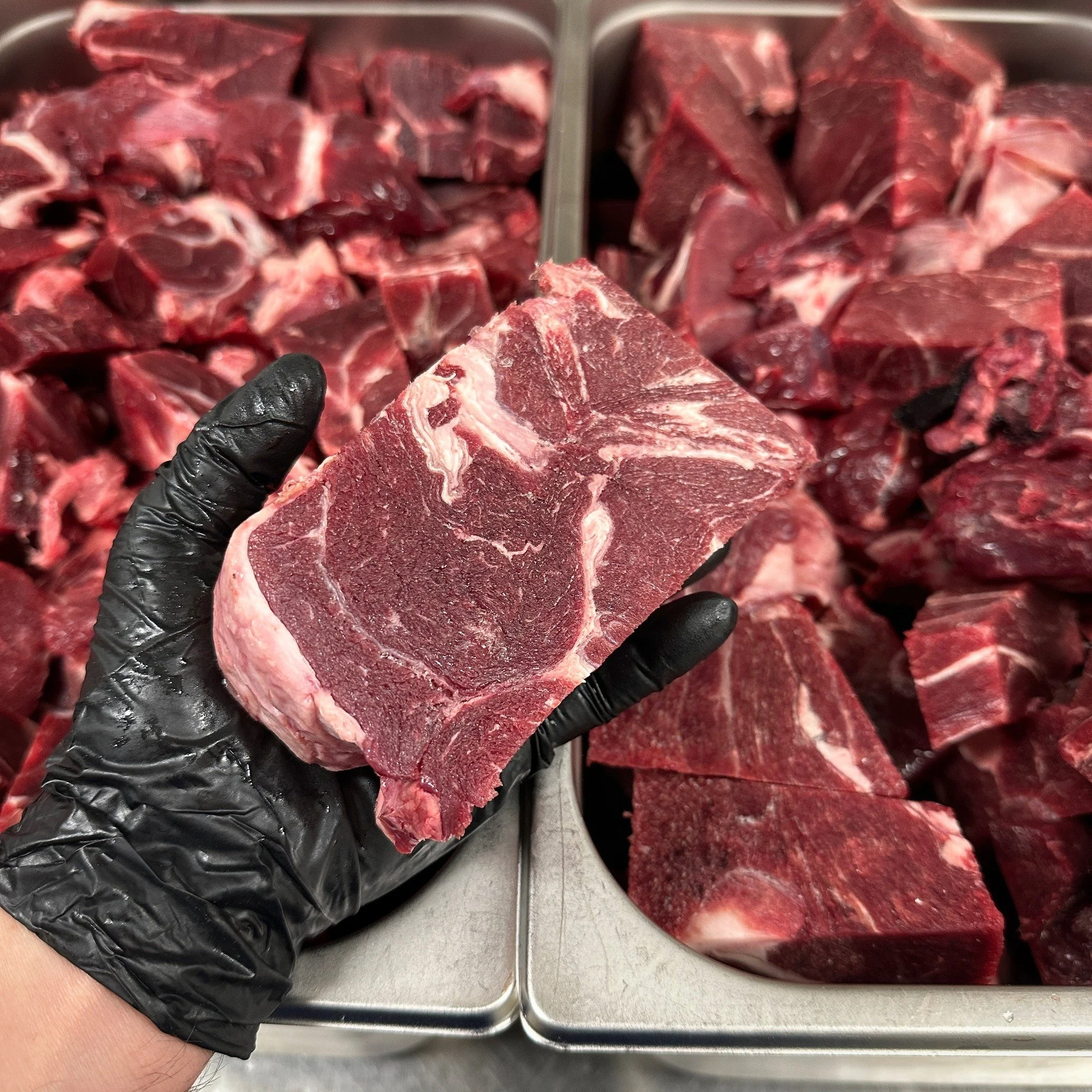 Buffalo is back 🐃

Anyone know how to cook this on the bbq?? It looks amazing!