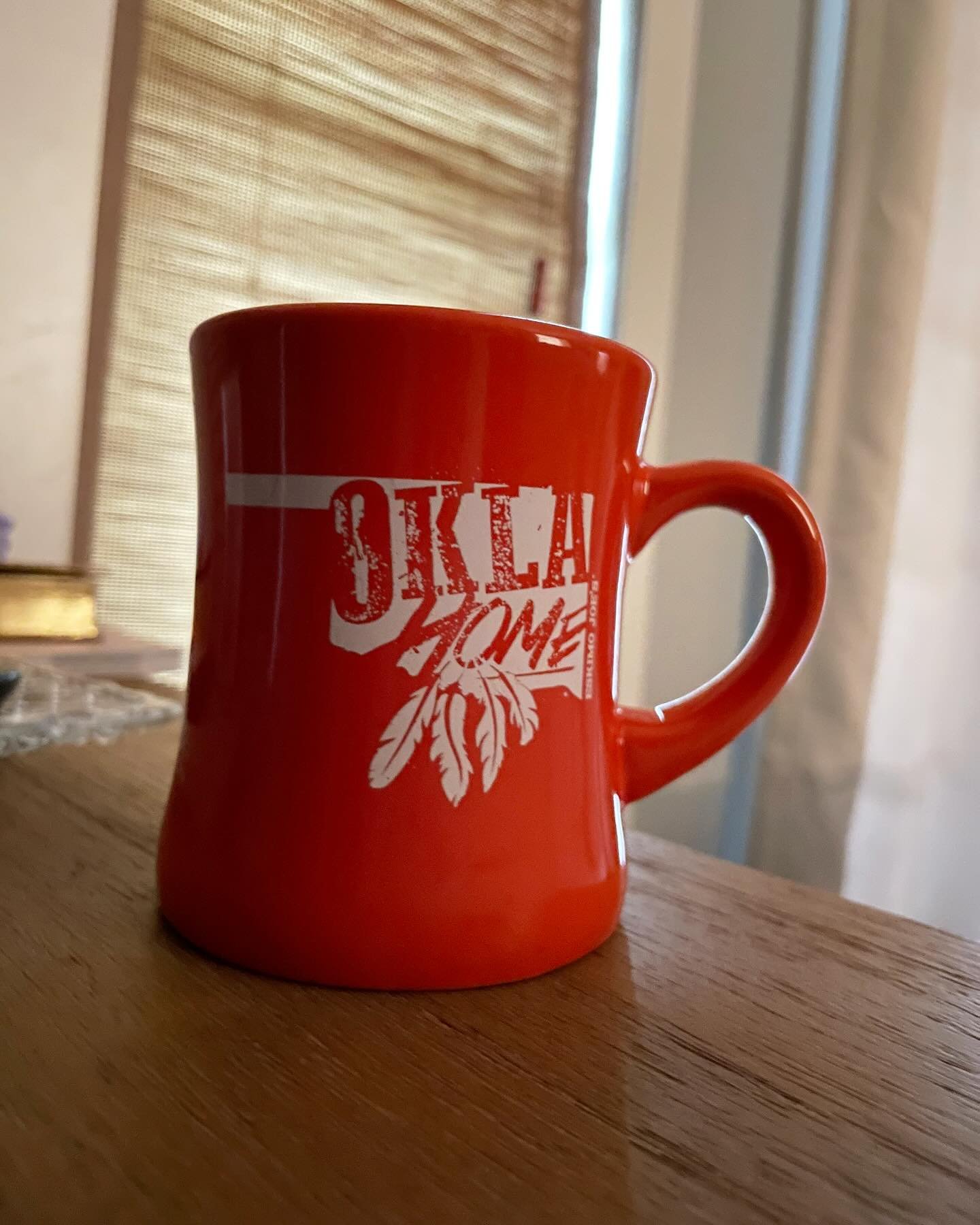 Thankful for lazy mornings and a husband who brings me coffee in bed ☕️