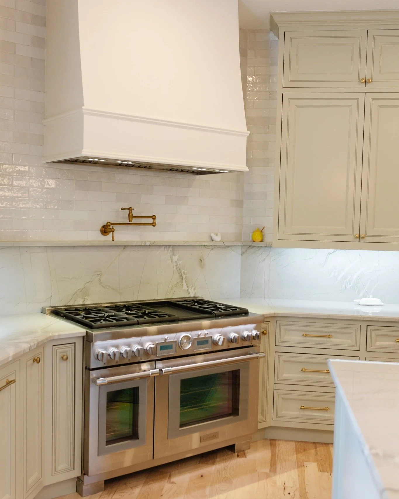 Is it taupe or is it the perfect shade of green? 💚

When we started looking at colors for this kitchen, it was easy to be safe and go with a timeless taupe for the cabinets. But I always like to throw out a wildcard, and in this case, my clients wen