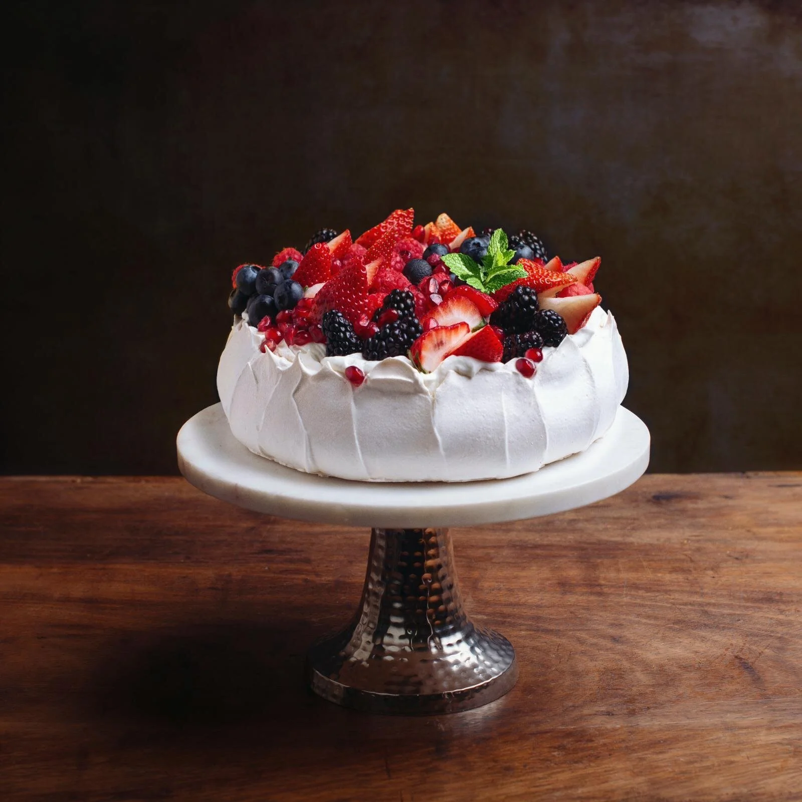 Traditional Pavlova (6-8)