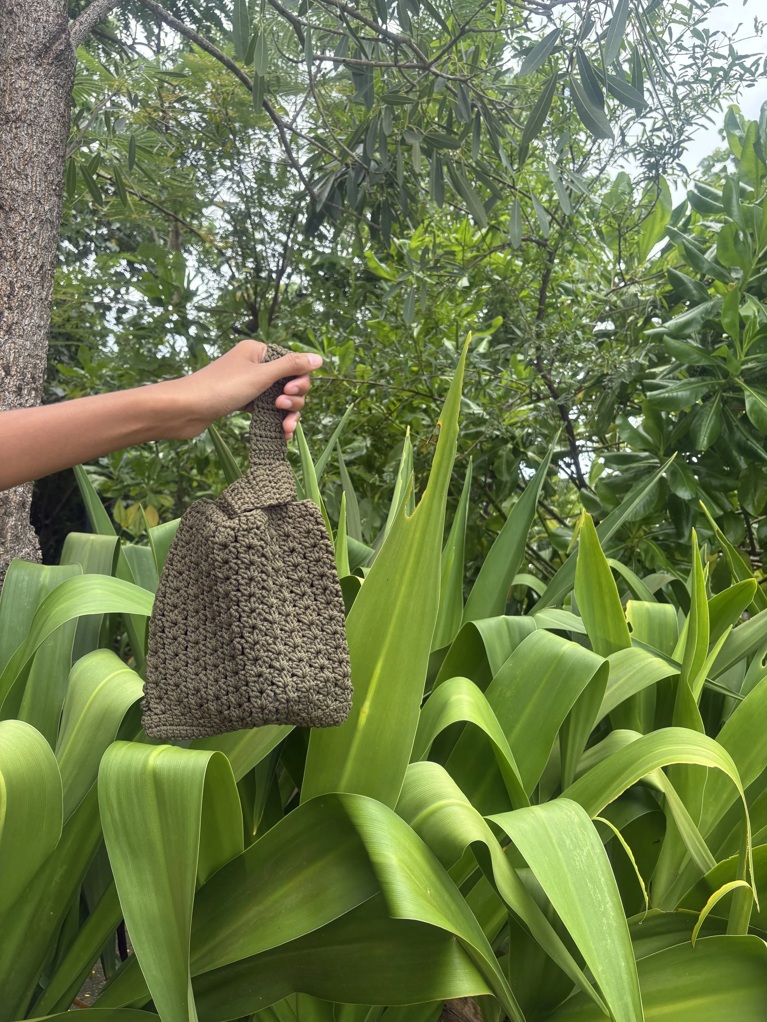 Miamia Crochet Knot bag - Mia Ponidjan.jpg