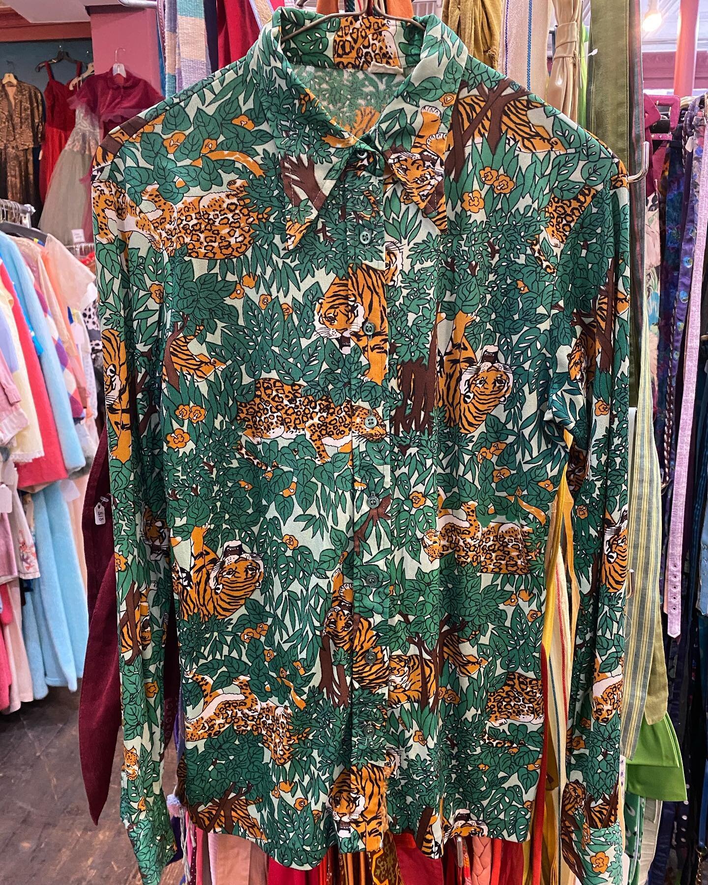 1970s disco shirt with jungle cats. &ldquo;In cooperation with WORLD WILDLIFE FUND! Women&rsquo;s S-M or men&rsquo;s XS/S. $48 DM to purchase!! #wwf #vintageforsale #vintage #discoshirt #cats #jungle #worldwildlifefund #70sstyle