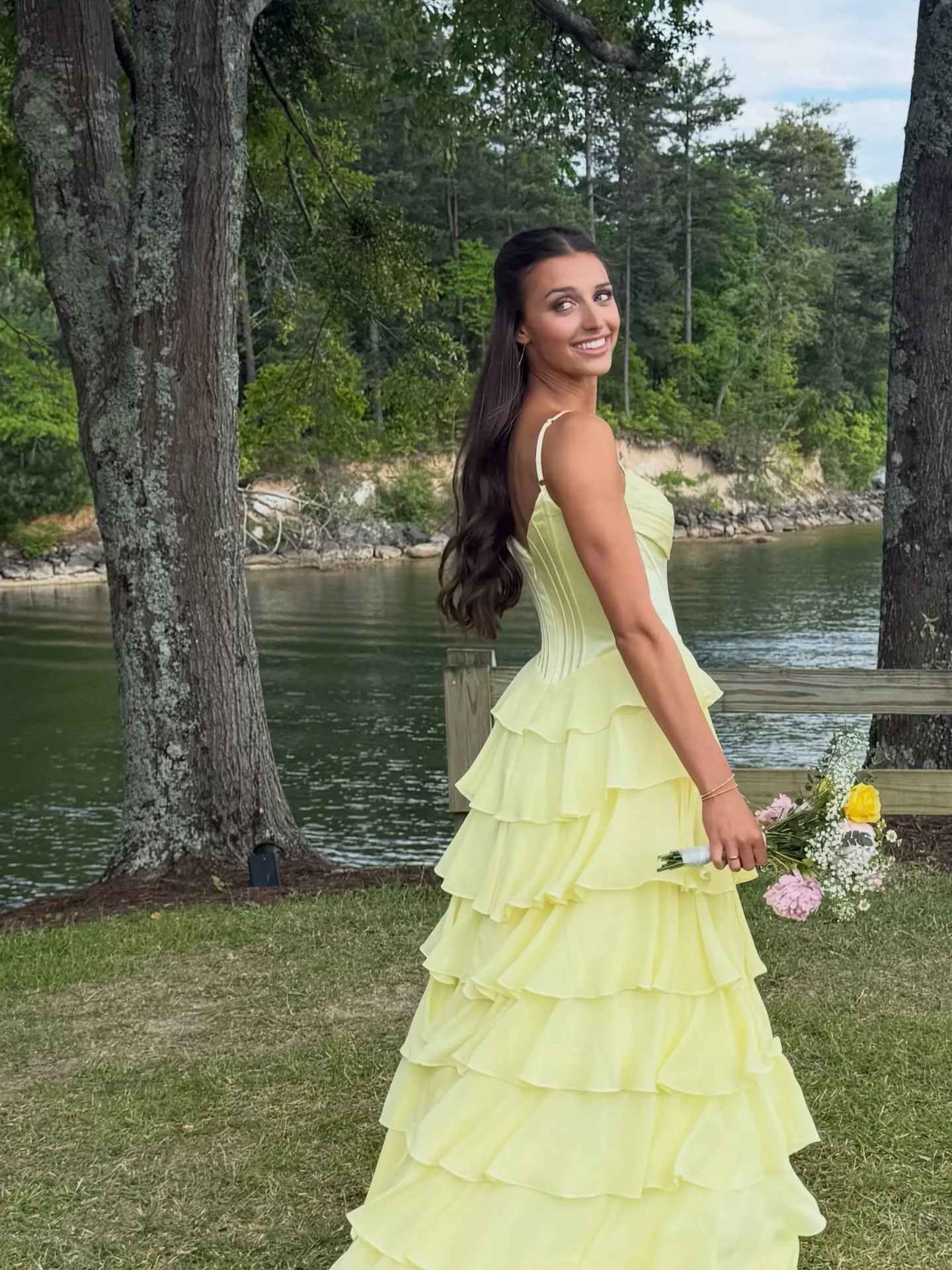 My sweet Caroline&rsquo;s final prom 💛

I&rsquo;m so grateful to call her daughter. 😘

ALSO CHECK ON YOUR FRIENDS WHO HAVE SENIORS 😭

#family #parenting