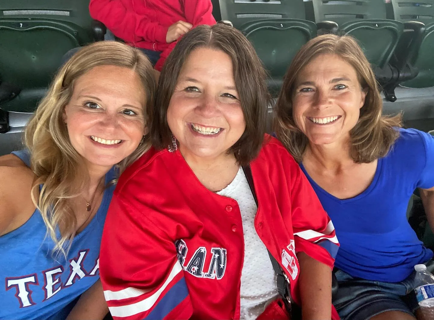 Fantastic time watching the Rangers beat the Astros! ⚾️ #gorangers #texasrangers #globelifeoftheparty #globelifefield #roadjesstravels #allfortexas #silverbootseries