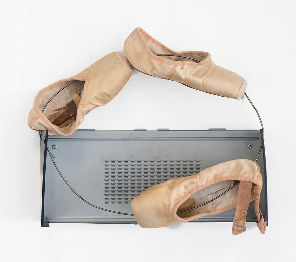 Twentysix Gallery, Making Do, Phoebe Laird, Roundabout, 1 web.png