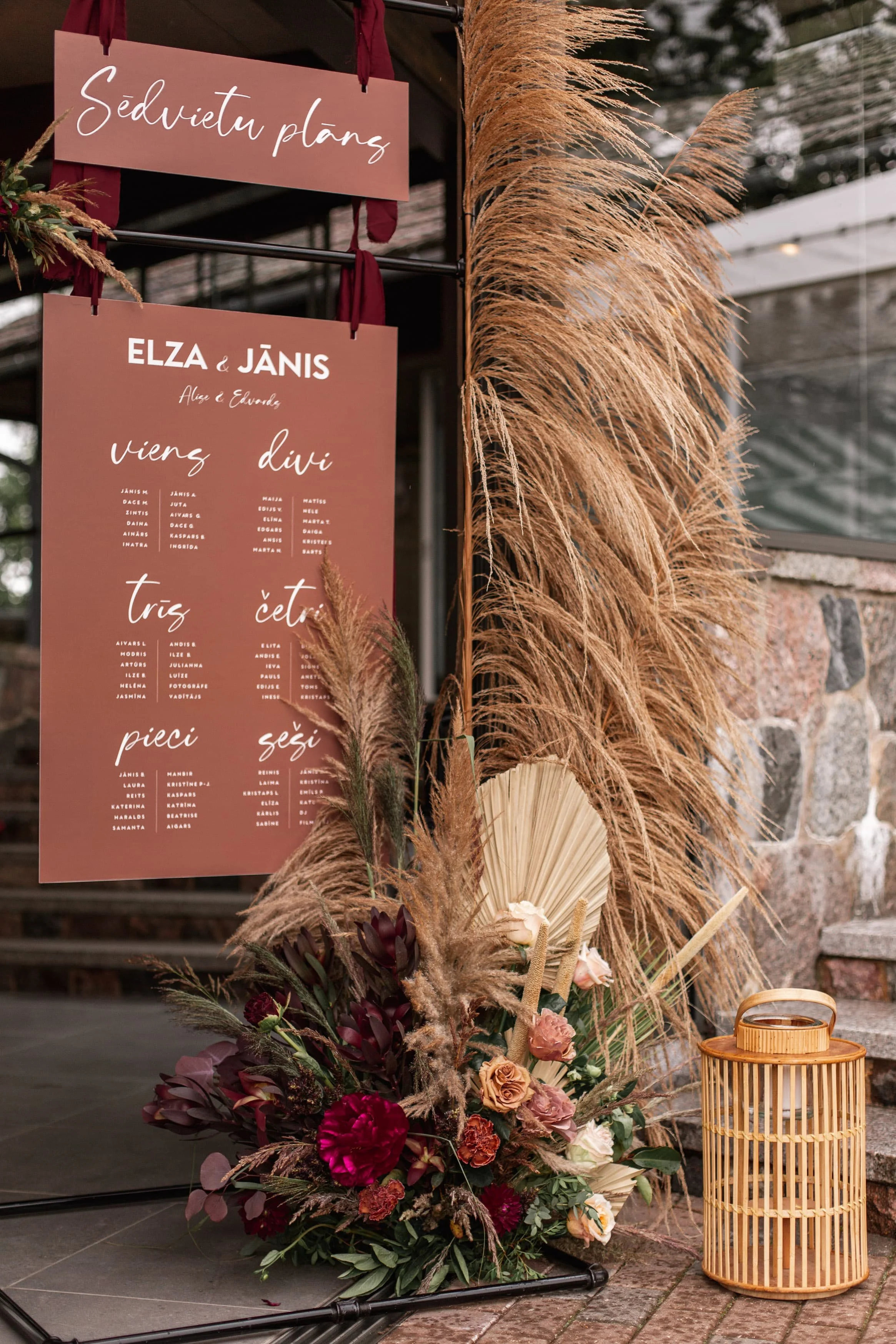 Podi un Podi kāzu dekorācijas 1.jpeg