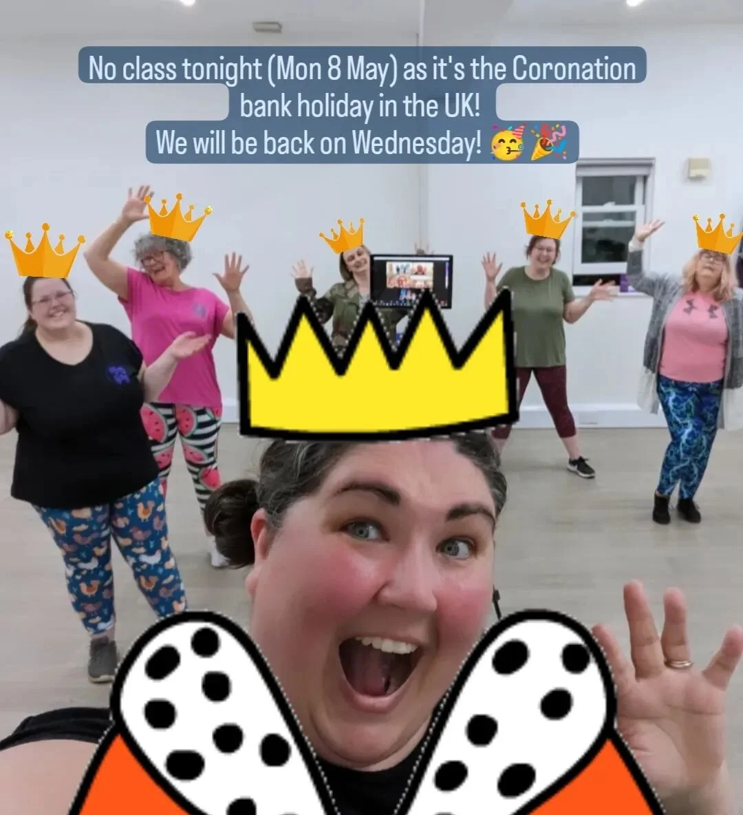 Remember there's no class this evening due to it being a bank holiday here in the UK - so I'm taking a rest (or studying for my exams! 😬) tonight - classes will return to normal next week or why not join us on Wednesday this week instead?!

Online S