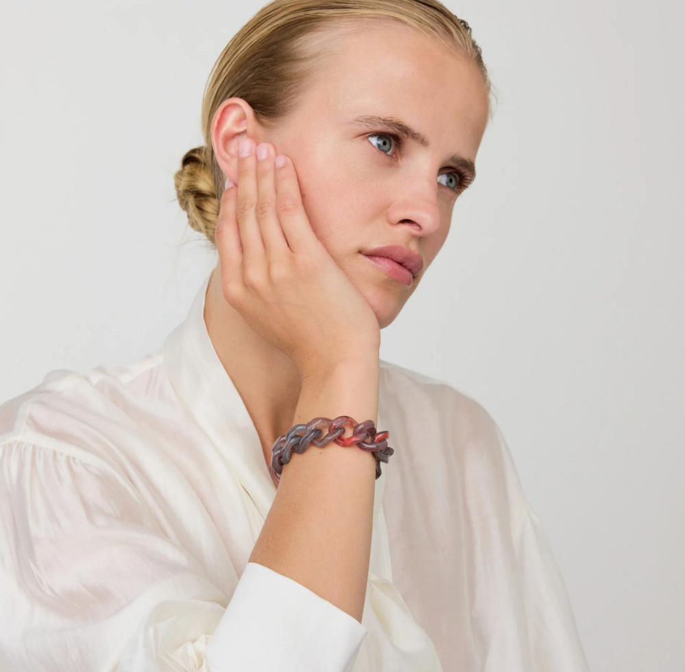 Vanessa Baroni Mini Flat Chain Bracelet in Ikat Marble with a sculptural silhouette and lightweight design. Made in Italy.