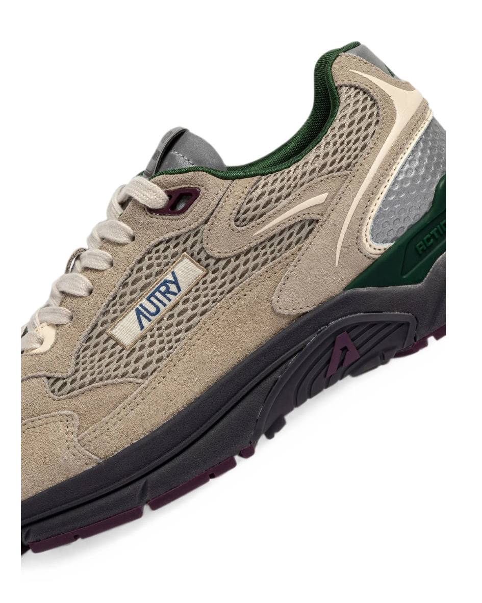 Autry Hyperway sneakers for men in beige with mesh panels, logo patch, and lace-up fastening.