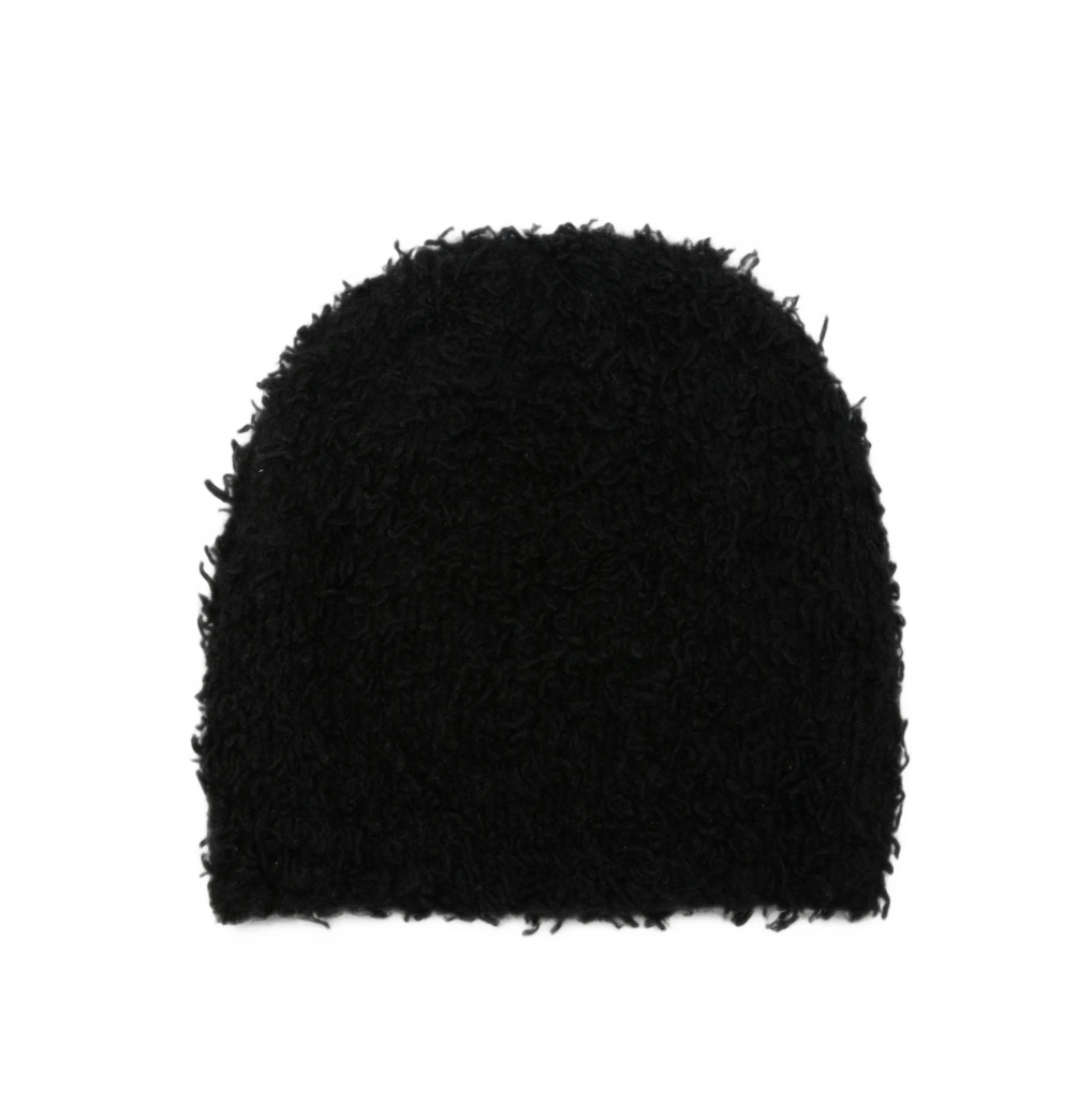 WARM-ME FRINGE Bouclé Beanie in Black, crafted from 100% pure cashmere with a textured bouclé knit and fringed detailing.