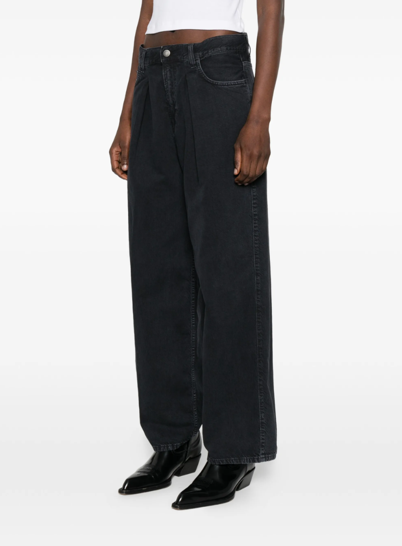 Haikure Candy short jeans in dark grey with front pleats, wide leg, and tailored details.
