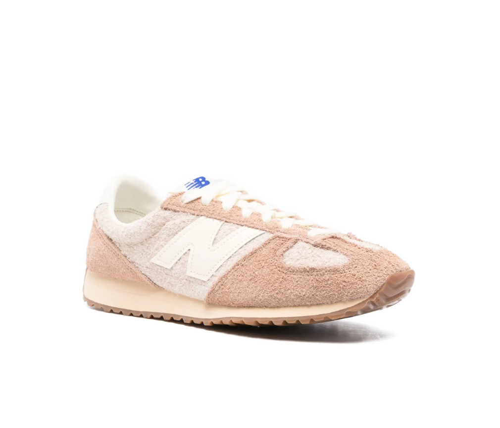 New Balance U471-PSC sneakers for women in rose and cream with suede upper and retro-inspired design.