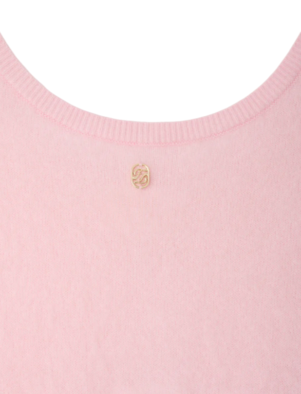 Cloudy Pink brushed cashmere top by From Future, fitted and made from 100% GCS-certified cashmere with gold logo for modern luxury and comfort.