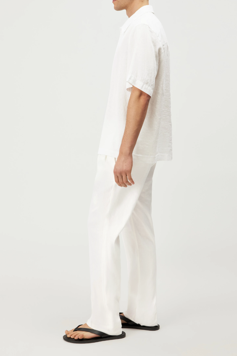 Drykorn MERYN shirt in white with Kent collar, linen-cotton blend, and regular fit.