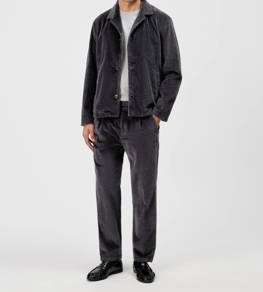Drykorn LOUVIN Jacket for men in Slate, crafted from soft cotton-blend corduroy with a regular fit, notch lapel and three-button closure.