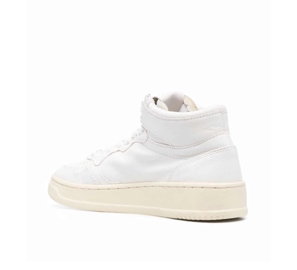 Autry Medalist high-top sneakers in white calf leather with shearling lining and rubber sole.