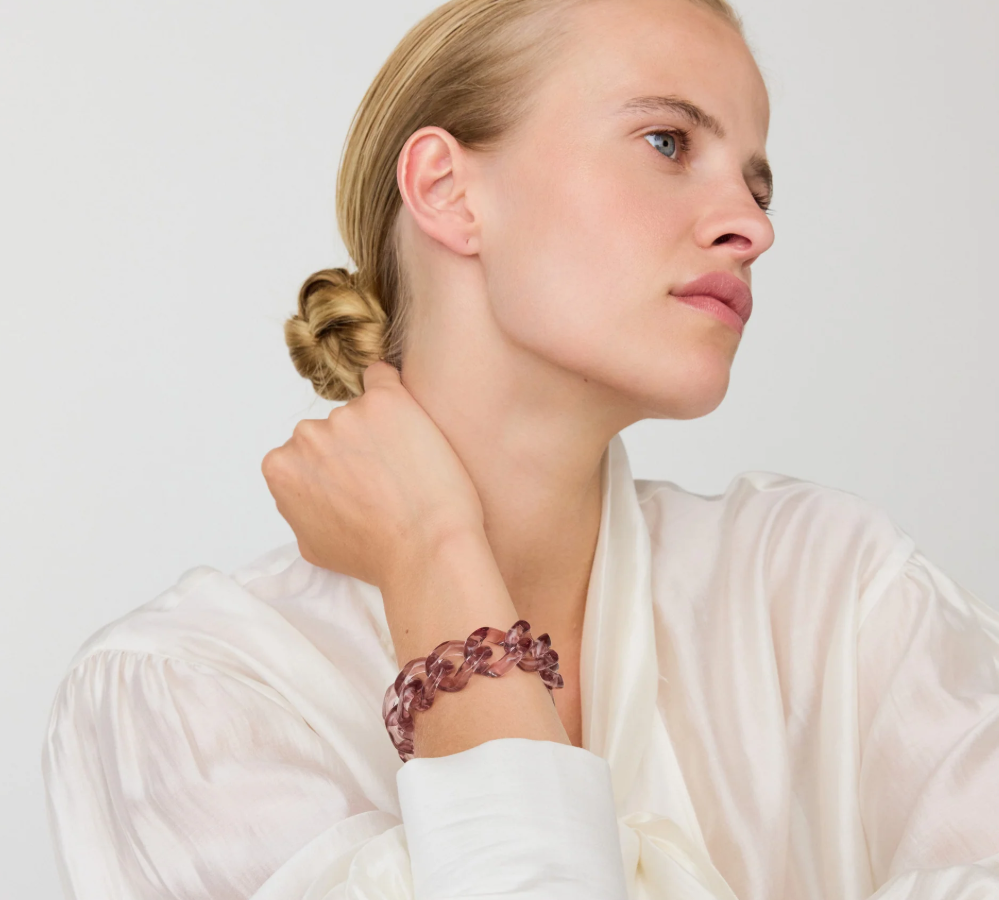 Vanessa Baroni Flat Chain Bracelet in Clear Taupe with a sculptural design and lightweight feel. Made in Italy.