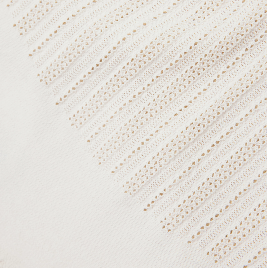 Drykorn FRANCYANE_2 knit top in coconut milk with spaghetti straps, V-neck, and slim fit in 100% cotton.