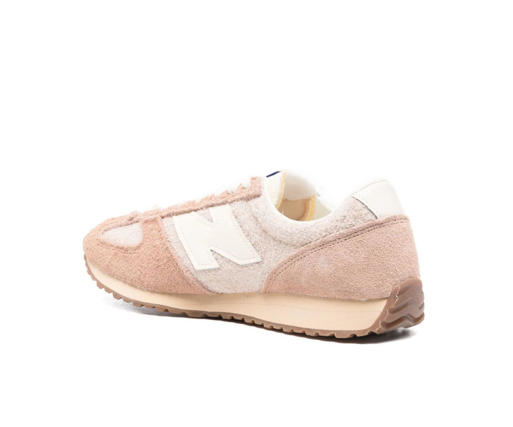 New Balance U471-PSC sneakers for women in rose and cream with suede upper and retro-inspired design.