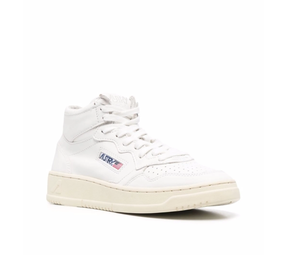 Autry Medalist high-top sneakers in white calf leather with shearling lining and rubber sole.