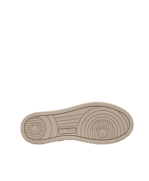 Autry Medalist Low sneakers in fig and silver with grained leather, nubuck details, and retro-inspired design.