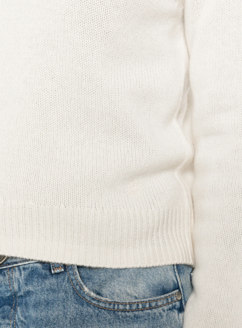 FROM FUTURE women's Raglan Cashmere Sweater in Ecru, crafted from 100% pure cashmere with raglan sleeves, a classic crewneck and ribbed trims.