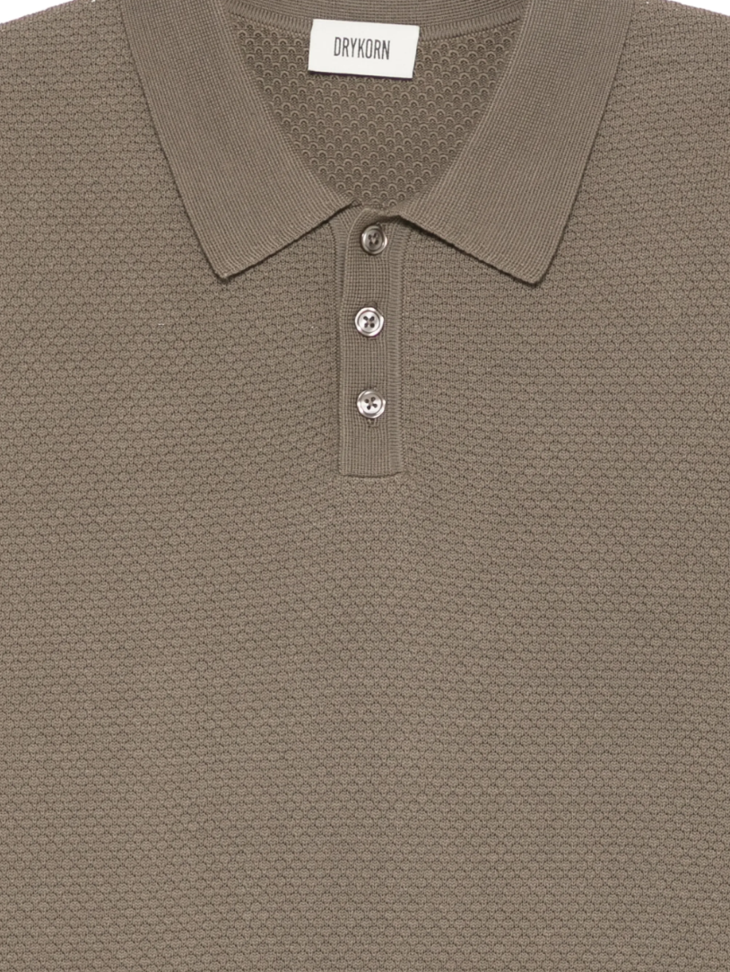 Drykorn TRITON polo shirt in mid brown with button placket, regular fit, and soft cotton fabric.