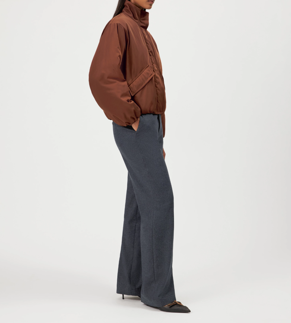 Drykorn CADLEY Blouson for women in Chocolate Fondant, featuring an oversized relaxed fit, technical twill and high stand collar.